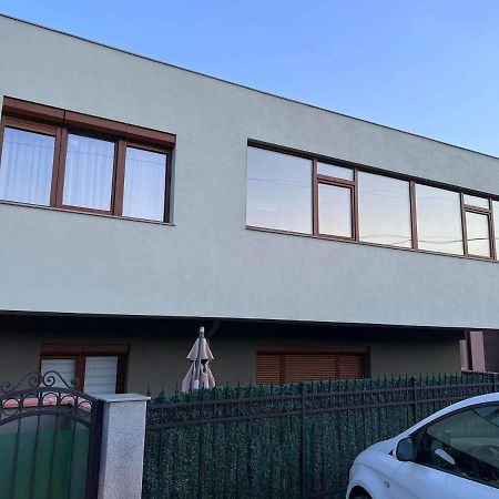 Ross Holiday Home 布尔加斯 外观 照片