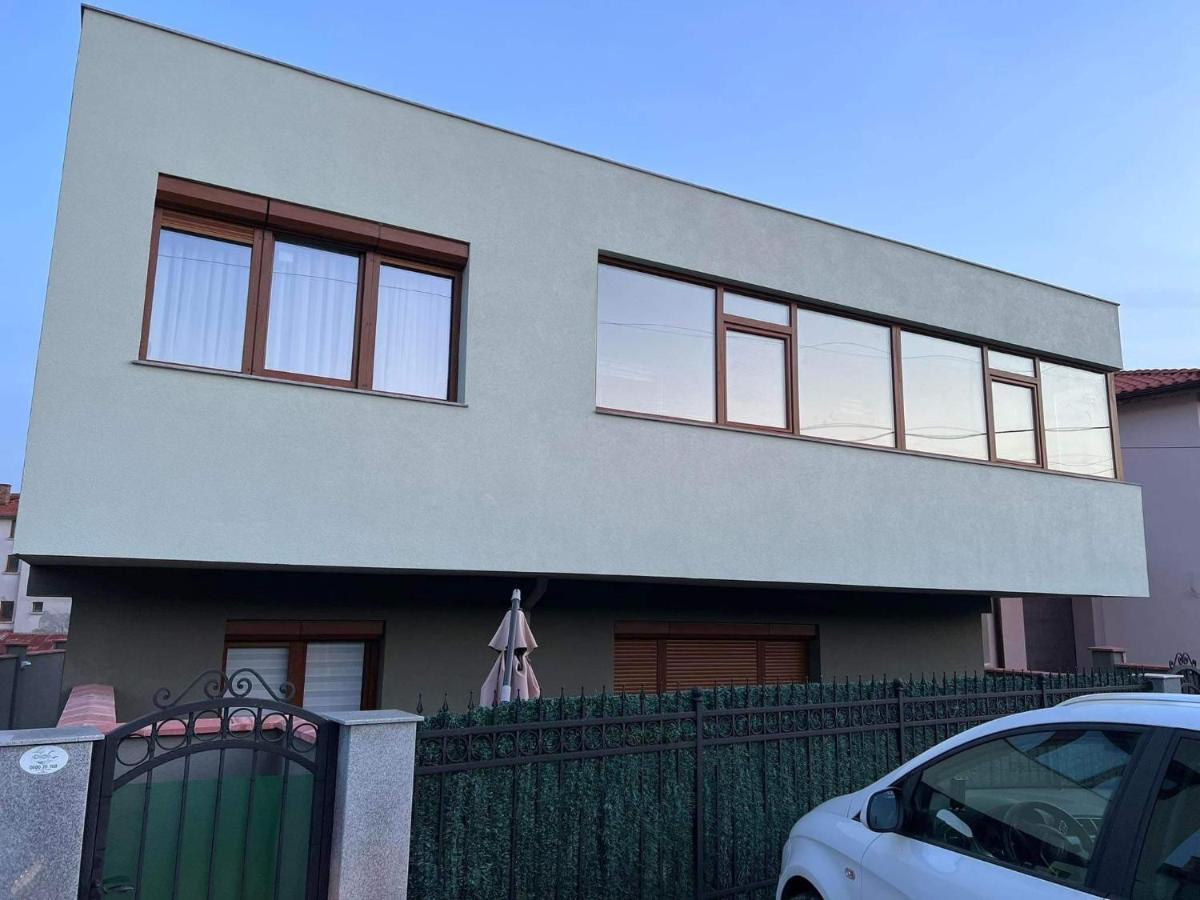 Ross Holiday Home 布尔加斯 外观 照片